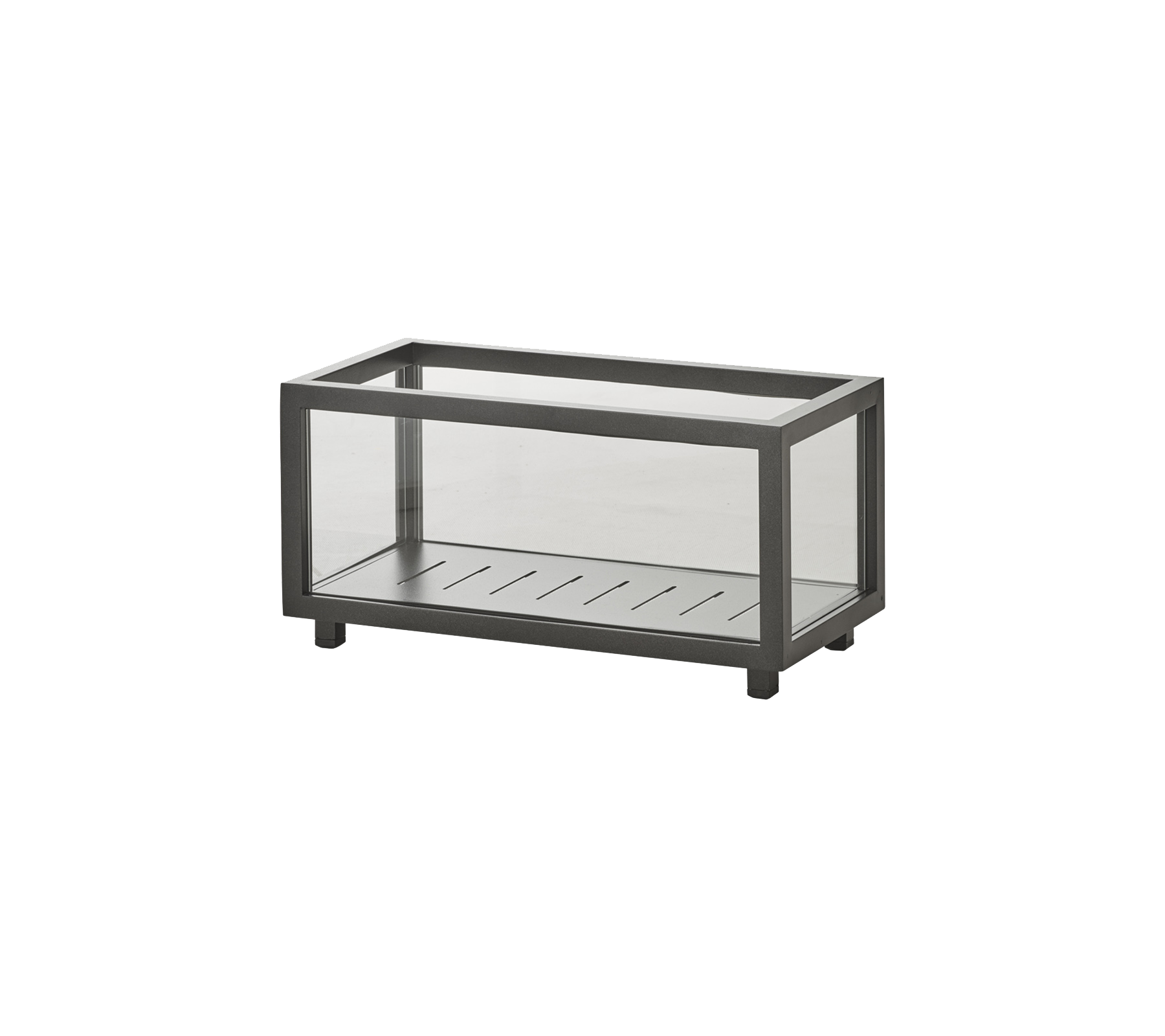 Rechthoekige glazen vitrine met een slank metalen frame, met een gesplitste basis voor het effectief tentoonstellen van items.