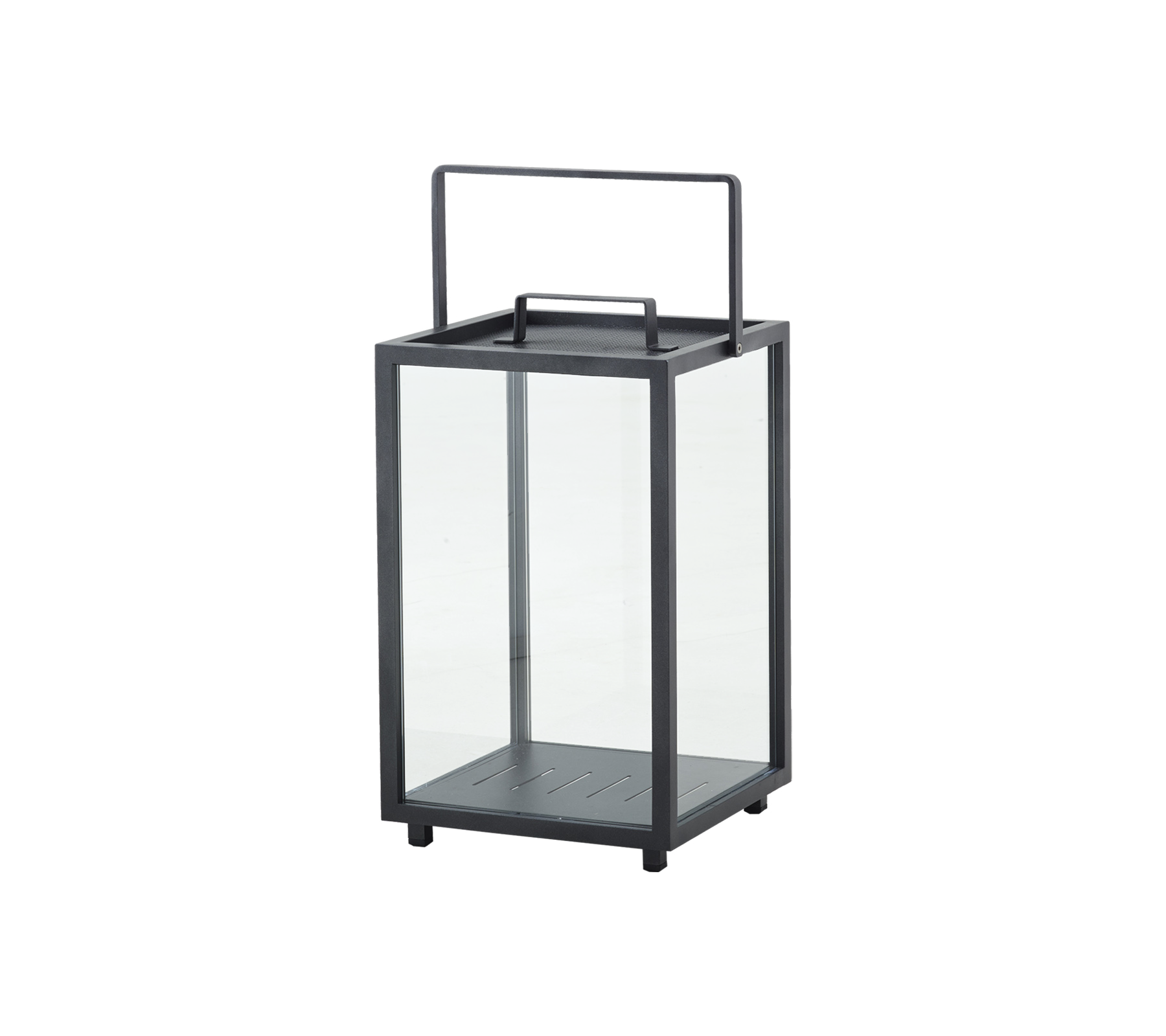 Glazen lantaarn met een metalen frame en handvat, met een strak ontwerp voor decoratief gebruik of verlichting.