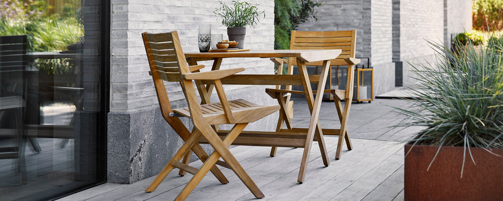 Outdoor folding tables & tray tables