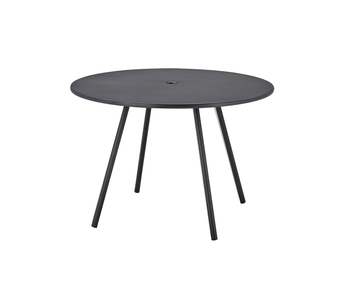 Ronde zwarte tafel met een gladde oppervlakte en drie slanke poten, ontworpen voor veelzijdig gebruik.