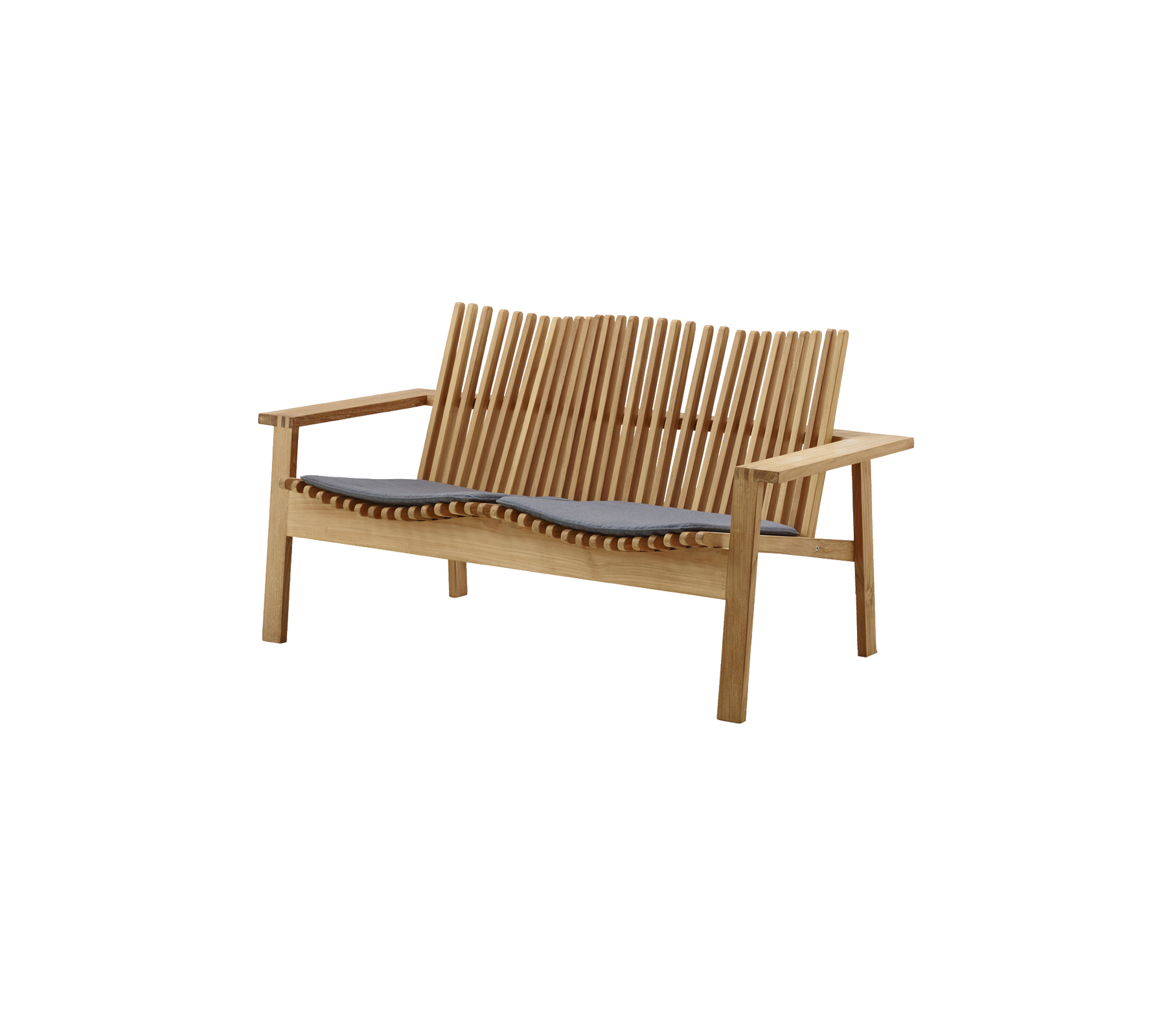 Stijlvolle houten bank met lattenrugleuning en comfortabele grijze kussen, perfect voor ontspanning en zitplaatsen in elke ruimte.