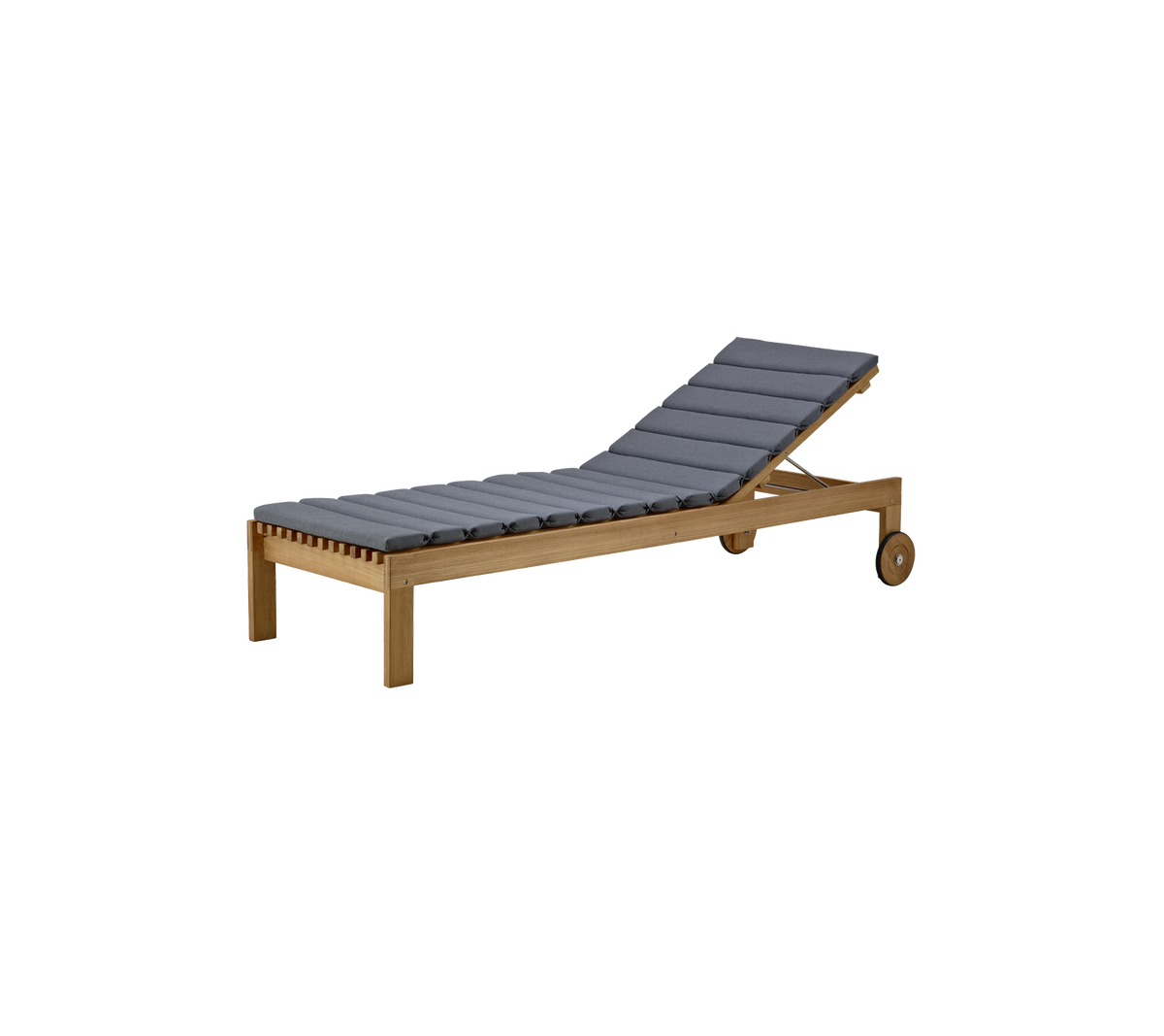 Stijlvolle loungestoel met een houten frame en grijs beklede zitting, ontworpen voor comfort en ontspanning.