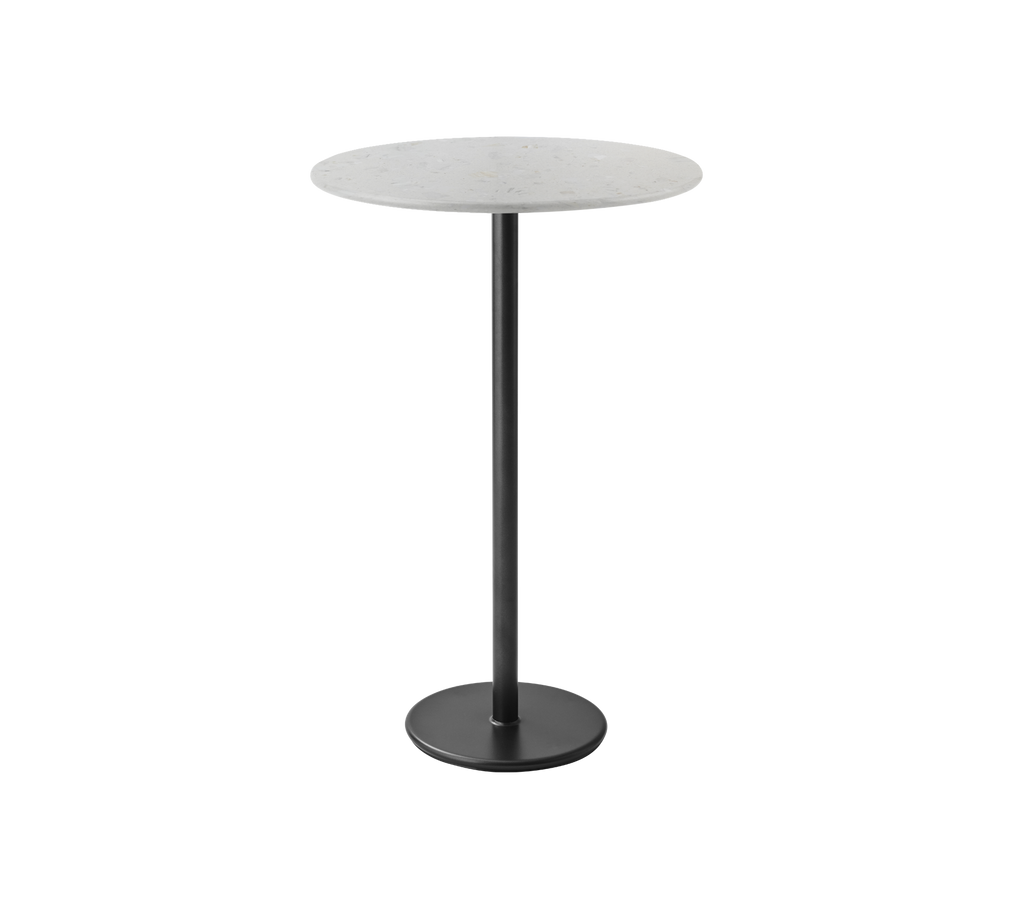 Ronde tafel met een grijze top en zwarte voet.