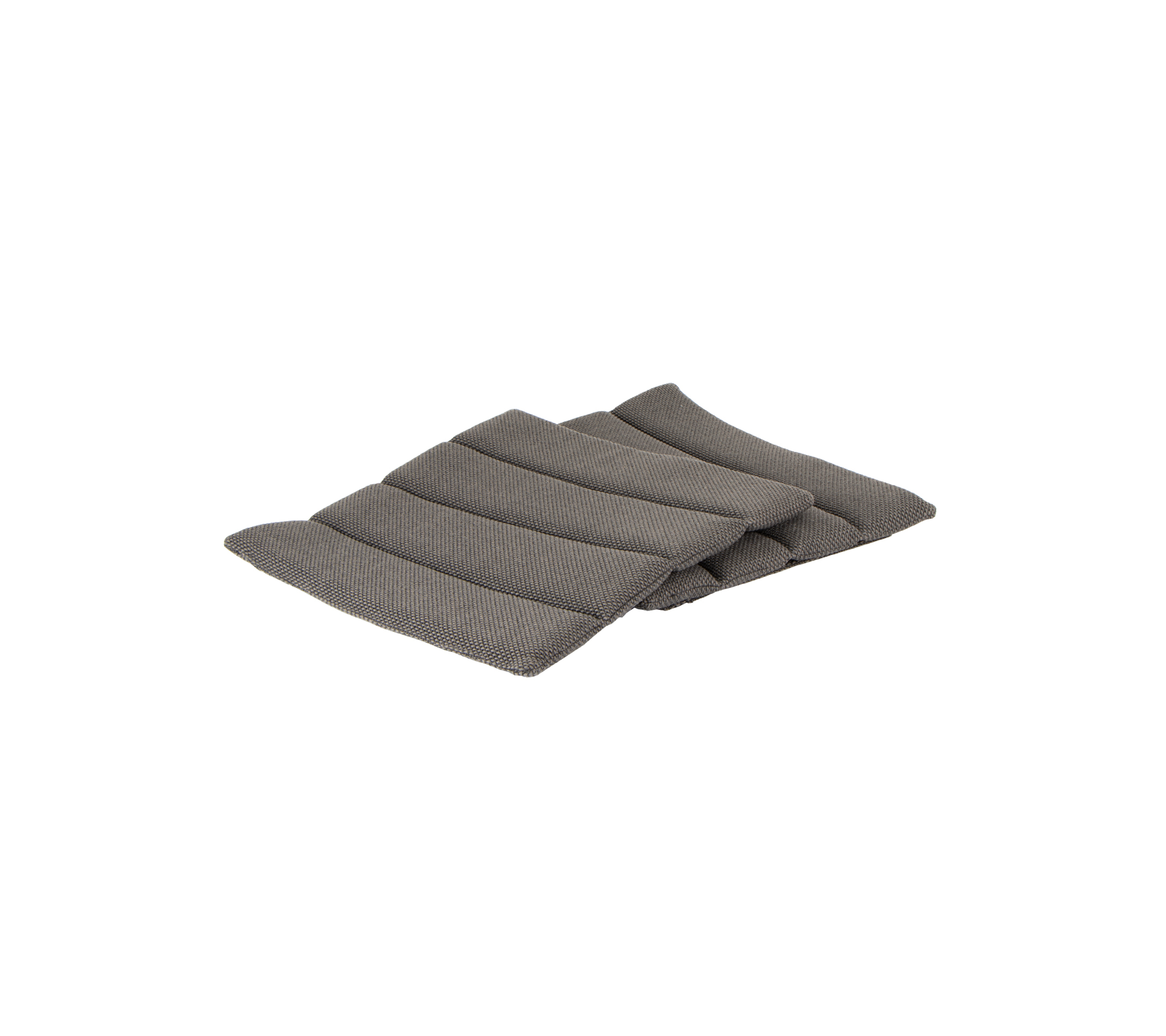 Grijze stoffen kussen met een gequilt ontwerp, met meerdere gewatteerde secties voor extra comfort. Perfect voor zitplaatsen of ondersteuning.