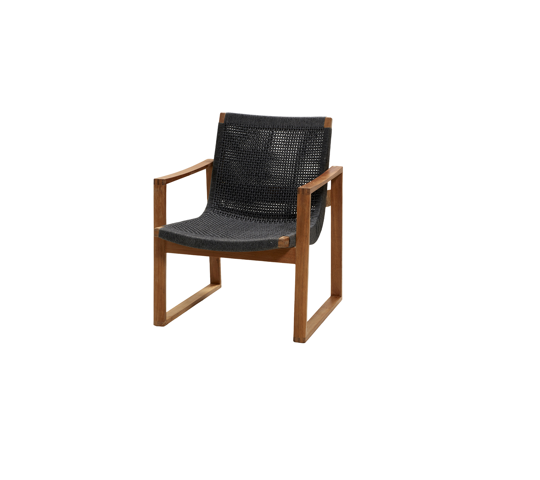 Stijlvolle stoel met een houten frame en een comfortabele zitting van donker stof, perfect voor moderne interieurs of informele omgevingen.