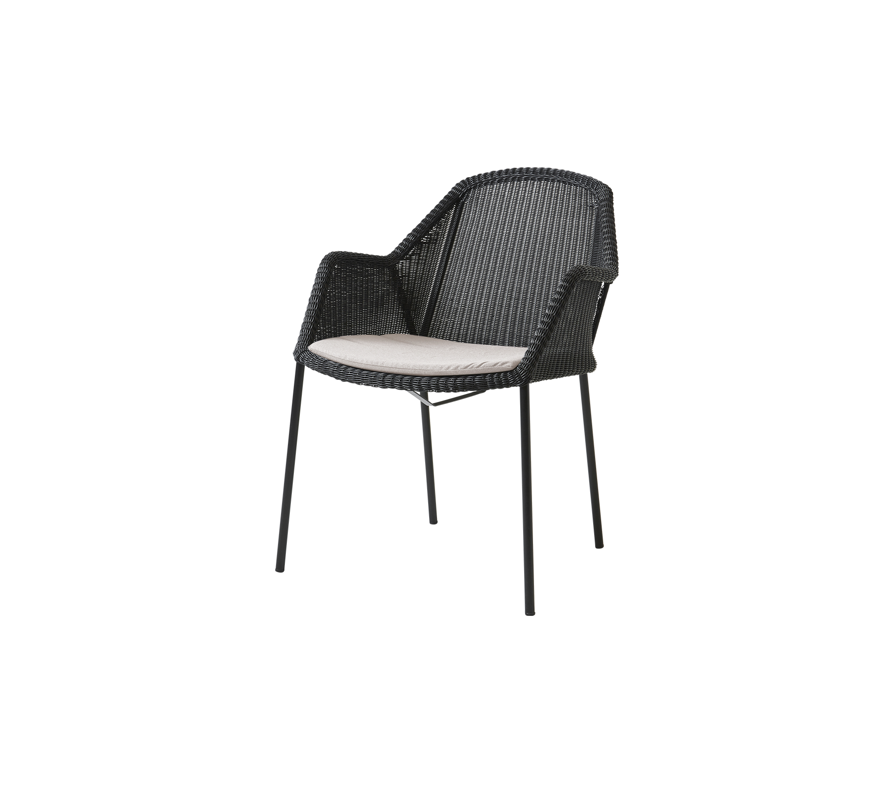 Zwarte rotan fauteuil met een gevoerd zitvlak, ontworpen voor buitengebruik. Modelnummers: 5464LS, 5464YSN92.