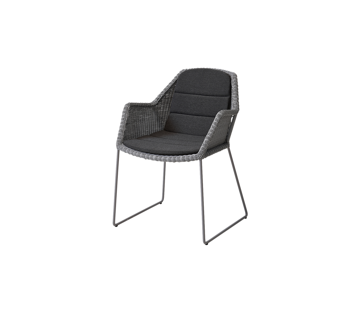 Stijlvolle stoel met een geweven ontwerp, zachte kussens en slanke metalen poten, ideaal voor moderne omgevingen.
