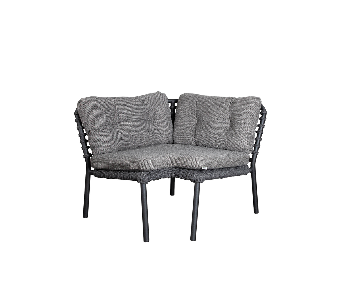 Comfortabele grijze hoekbank met pluche kussens en een elegant geweven ontwerp, perfect voor gezellige bijeenkomsten.