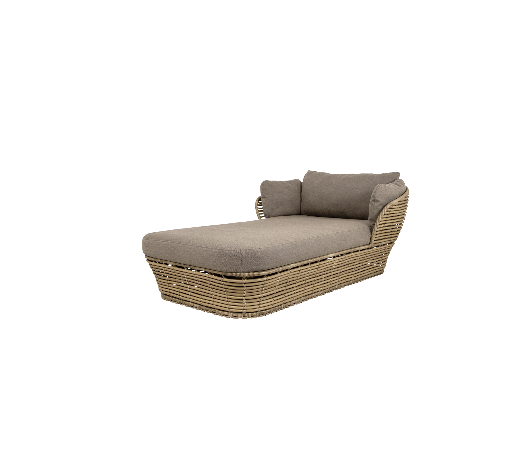 Stijlvolle luxe ligstoel voor buiten met een beige kussen en een geweven rotan basis, ideaal om te ontspannen in tuinen of op terrassen.