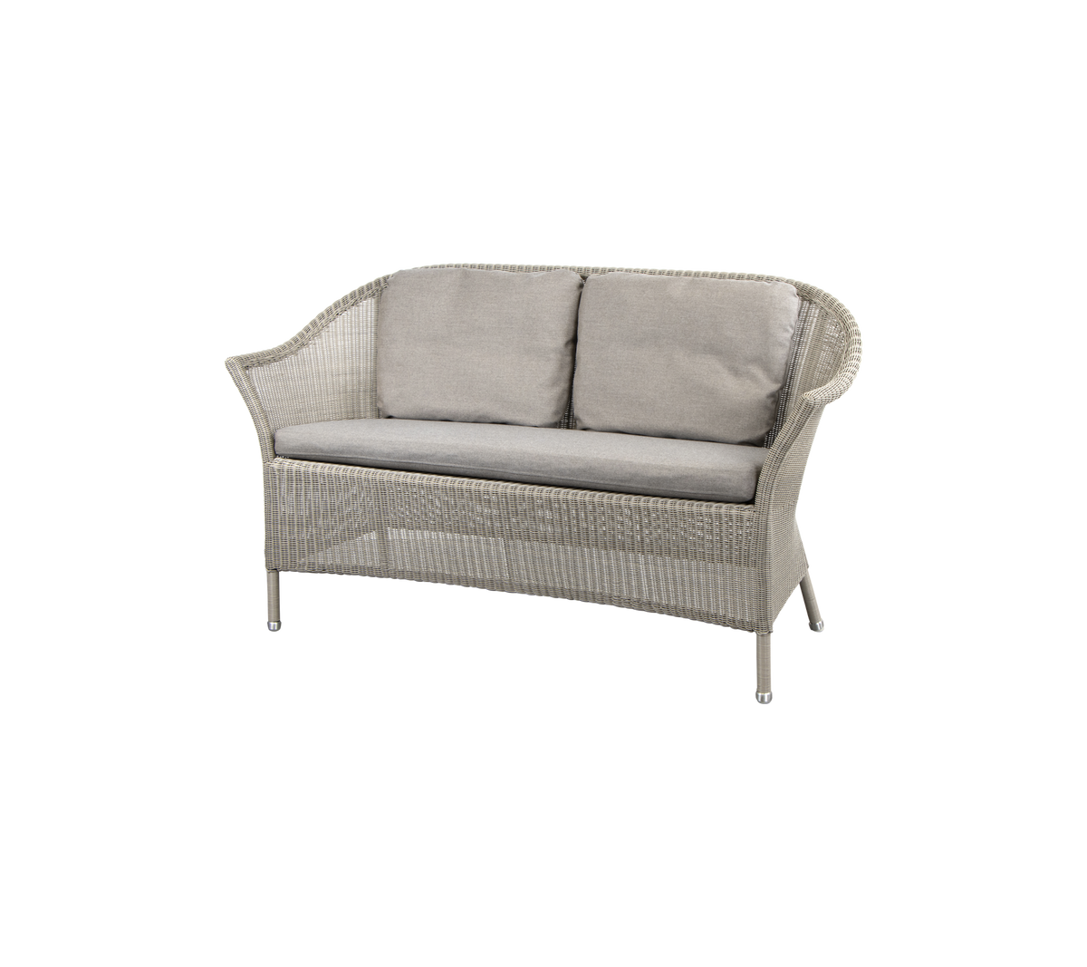 Een stijlvolle tweezitsbank met een gevlochten frame en zachte grijze kussens, perfect voor gezellige zitmogelijkheden.