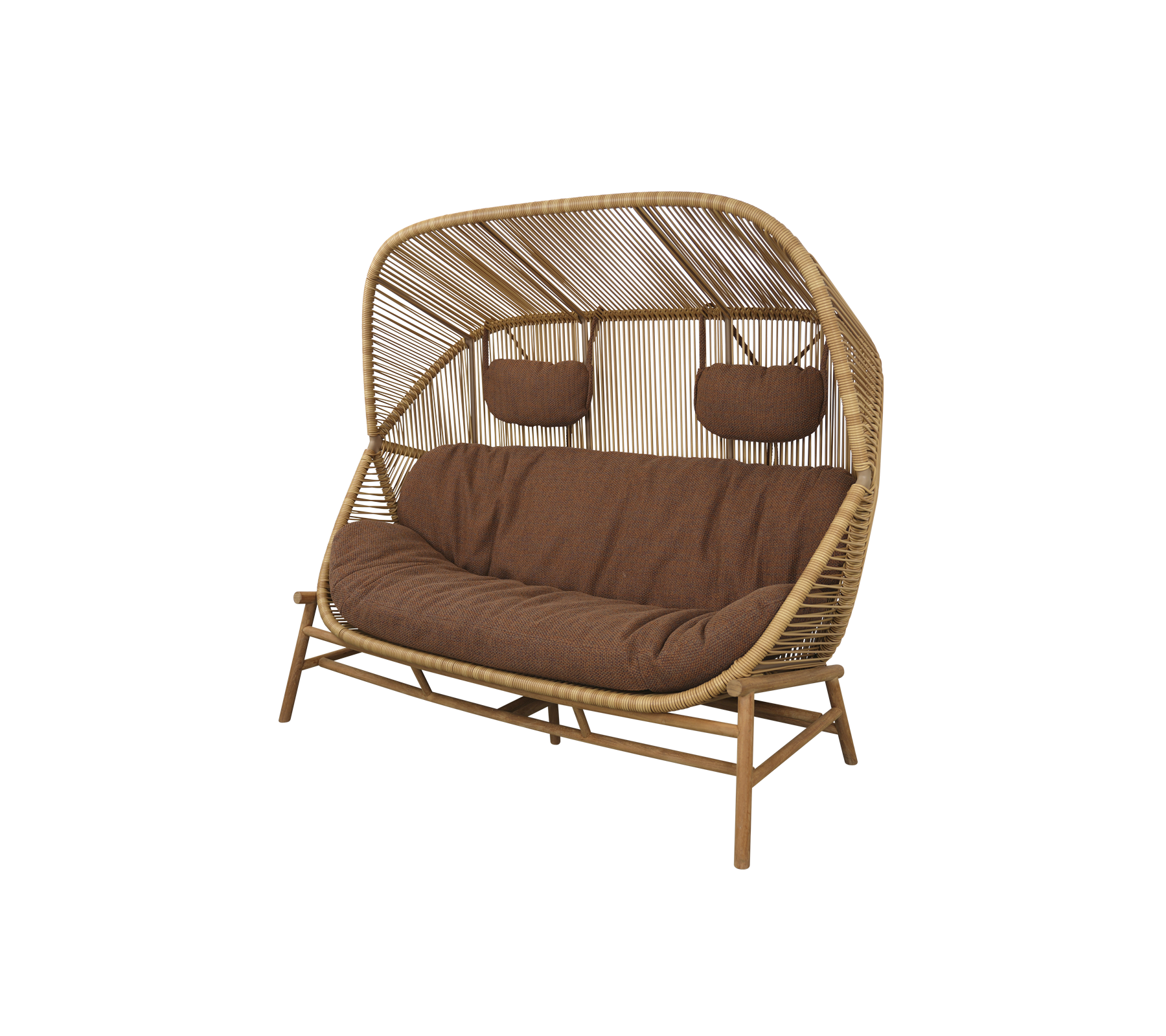 Stijlvolle tweezitter met een gebogen bambooframe, voorzien van gezellige kussens en twee gevoerde armleuningen voor extra comfort.