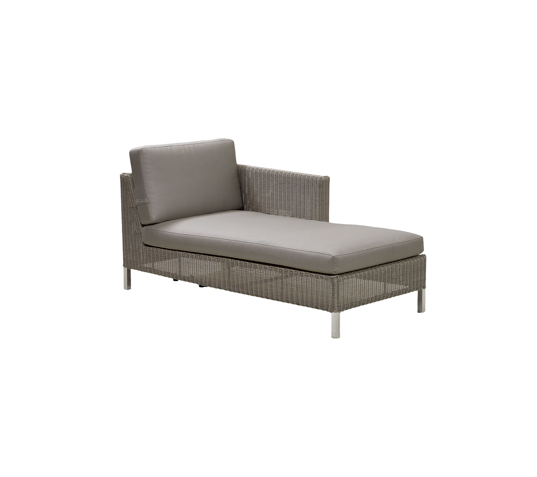 Stijlvolle lounge stoel met een slank ontwerp, voorzien van een comfortabel kussen en een modern geweven frame. Ideaal voor ontspanning en buitengebruik.