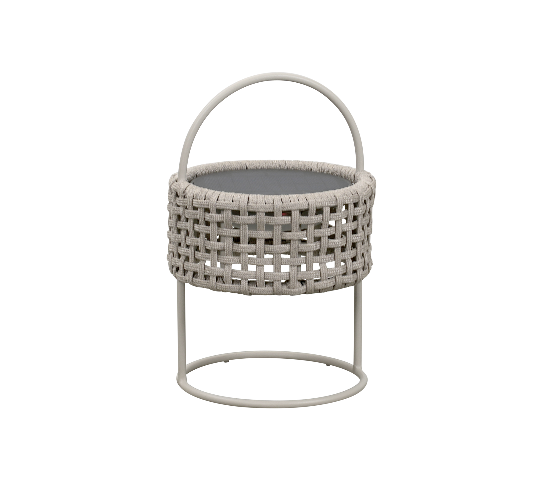 Geweven ronde mand met een handvat, rustend op een minimalistisch metalen statief, perfect voor opslag of decoratief gebruik.