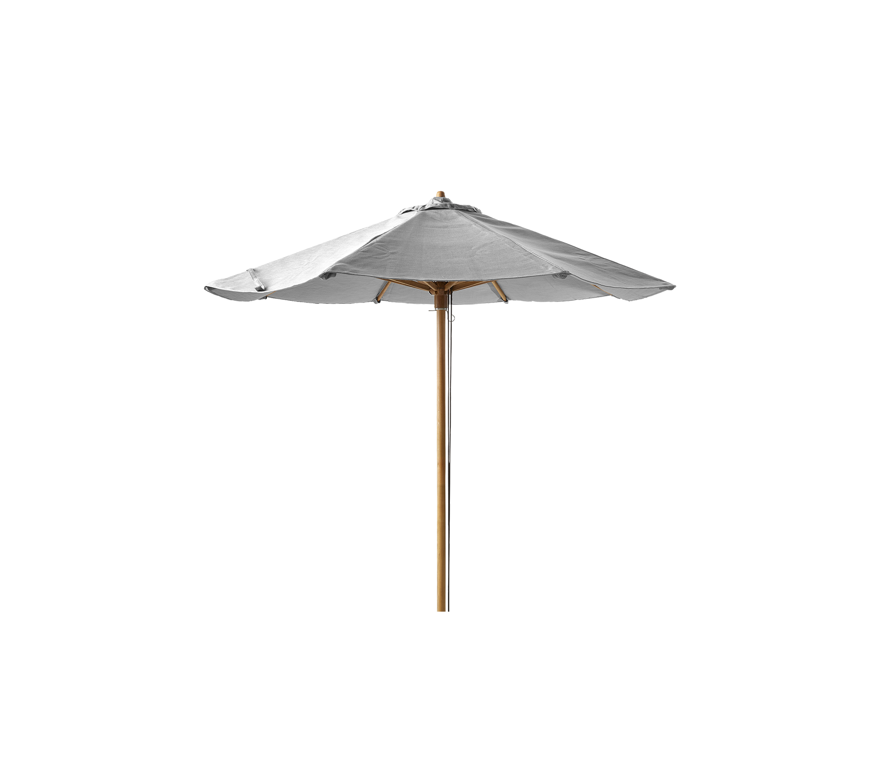 Een stijlvolle, witte parasol met een houten steel, ontworpen om schaduw te bieden en buitenruimtes te verbeteren.