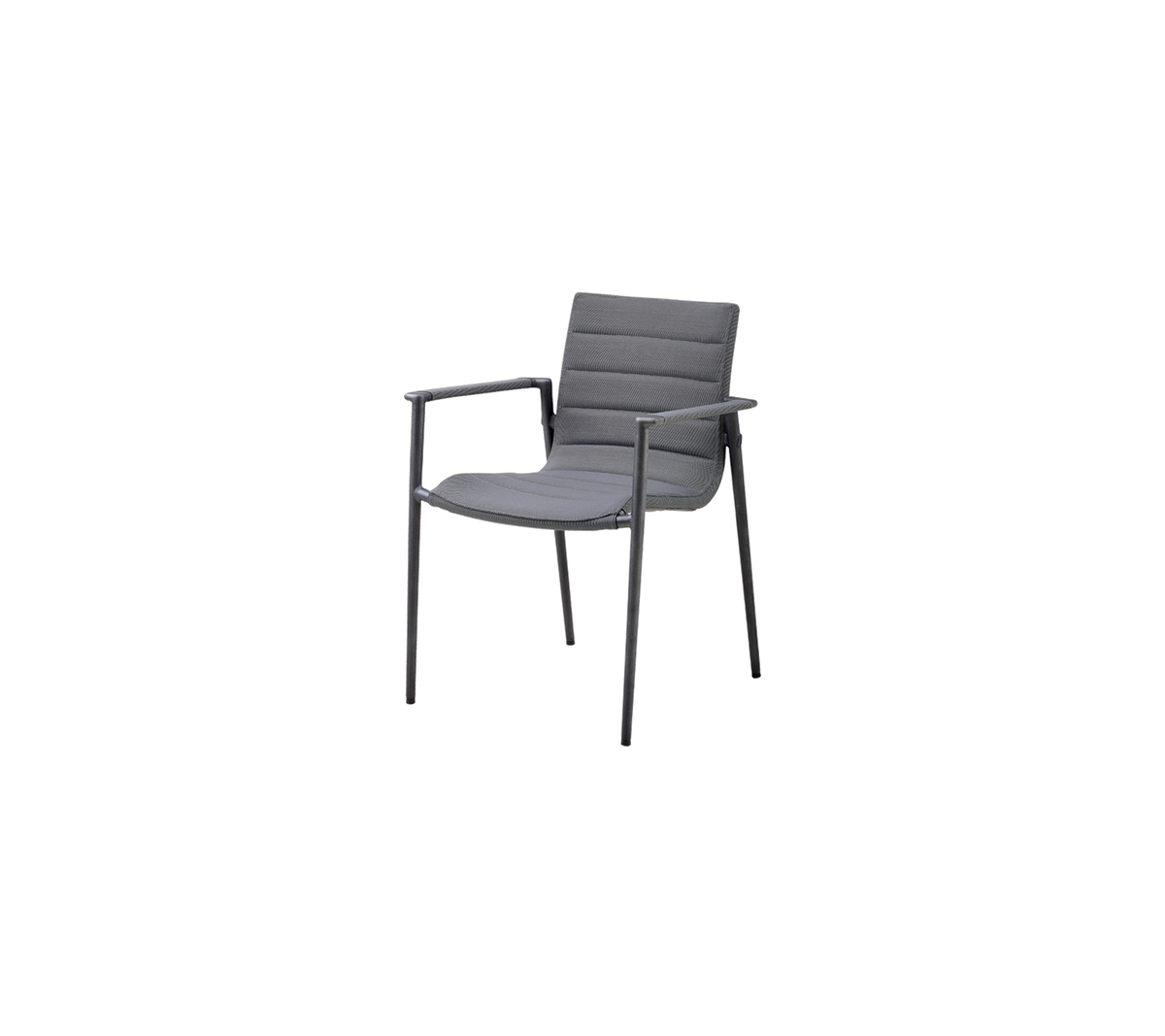 Stijlvolle grijze stoel met een kussenzitting en rugleuning met armleuningen, ontworpen voor comfort en moderne decoratie.