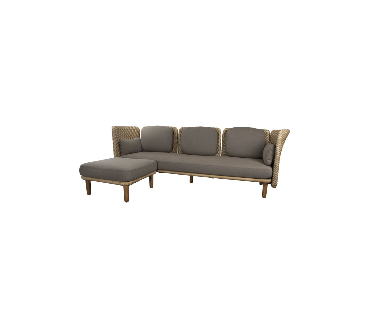 Moderne sectiesofa met zachte grijze kussens en stevige houten benen, ontworpen voor comfort en stijl. Ideaal om te ontspannen of om te socialiseren.