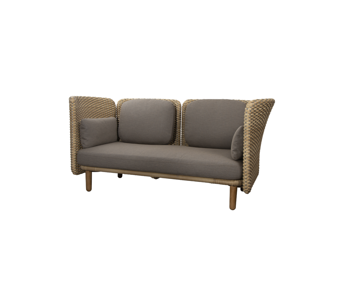 Comfortabele sofa met een geweven ontwerp, voorzien van zachte grijze kussens en ondersteunende zijpanelen. Ideaal voor moderne zitruimtes.
