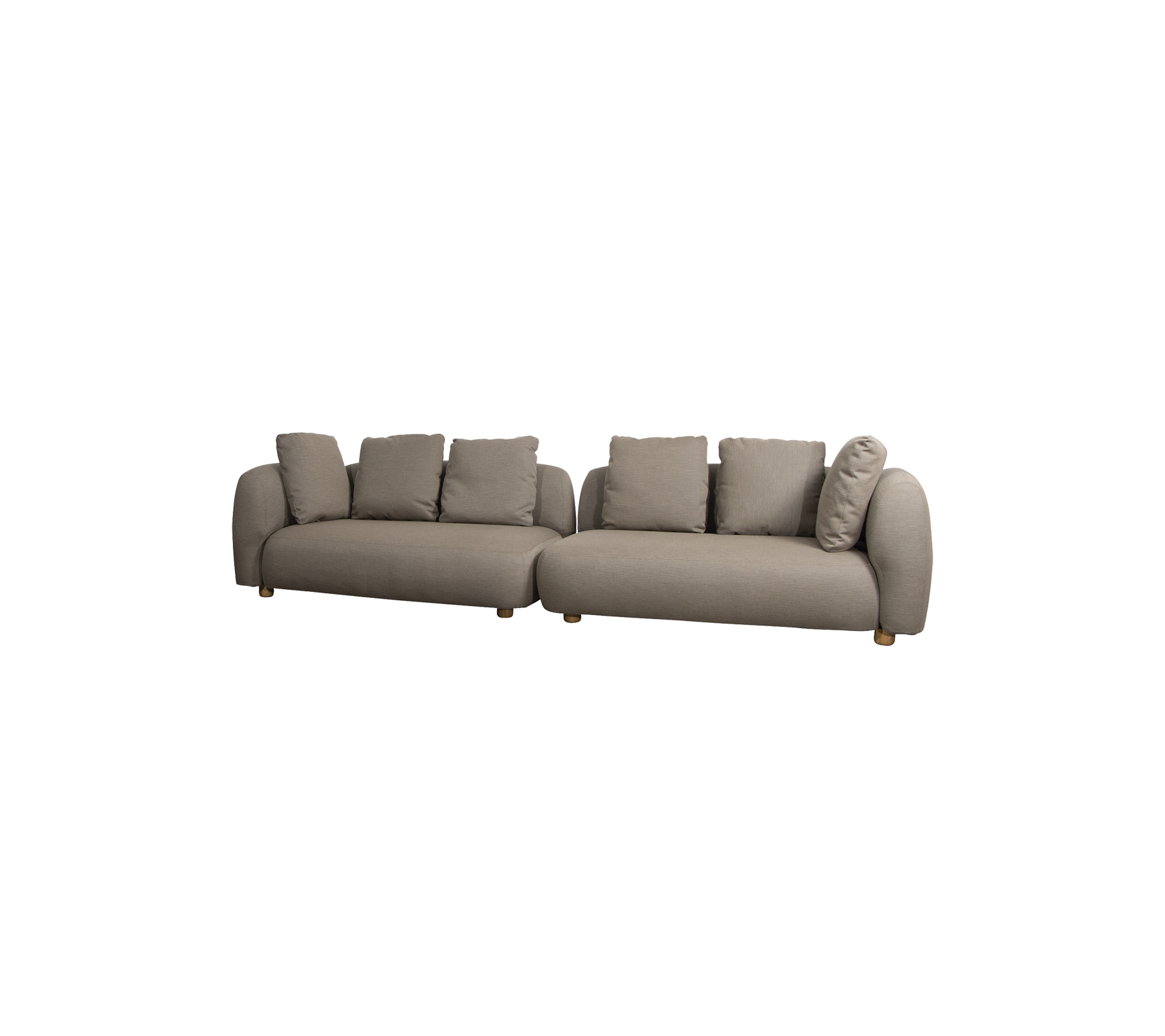 Moderne L-vormige bank in een neutrale kleur, met zachte kussens en ronde armleuningen, ideaal voor comfortabele zitplaatsen.